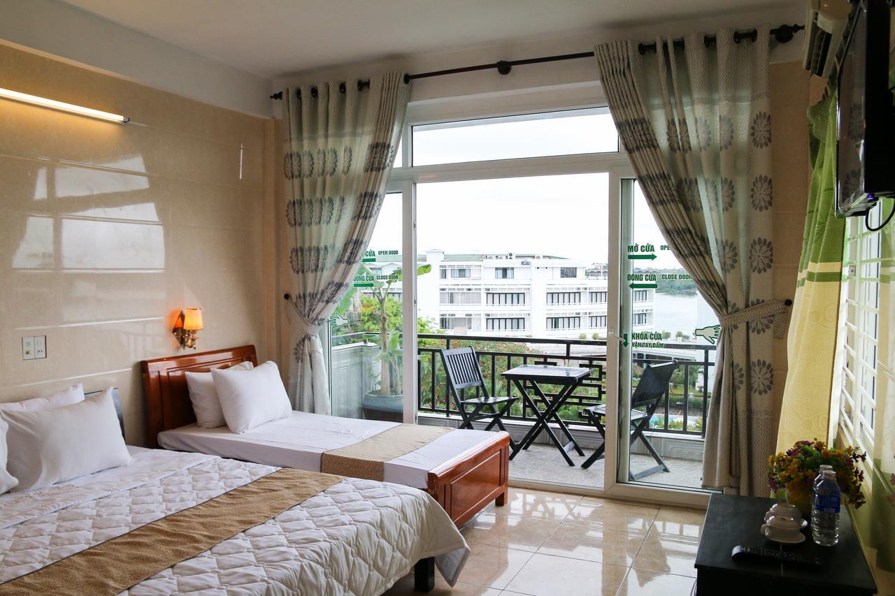 Hue Family Boutique Homestay Екстериор снимка